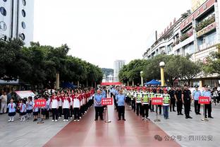 邮报：哈兰德受够食堂饭菜，叫曼城派人去挪威采购并学做三文鱼